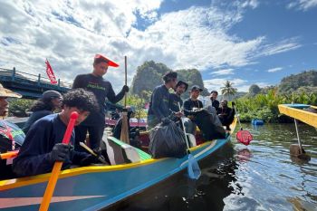 Telkomsel bersama masyarakat, komunitas dan relawan TERRA jaga bumi ciptakan jejak kebaikan