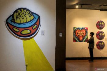 Pameran karya seni grafiti Plug and Play