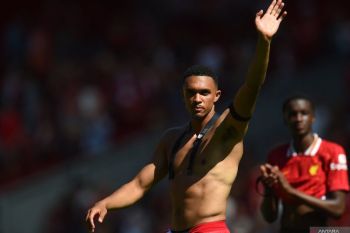 Alexander-Arnold hindarkan Liverpool kalah dari Aston Villa