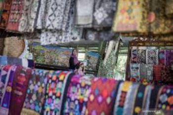 Provinsi Riau tuan rumah penyelenggara penampilan kain khas 32 museum
