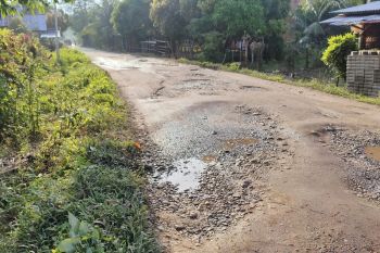 Jalan Rusak, Warga Desa Bintang Rinjani Hearing Ke Kantor PUPR Lombok Timur