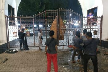 Pemkot Semarang gerak cepat perbaiki fasilitas umum rusak  akibat demo