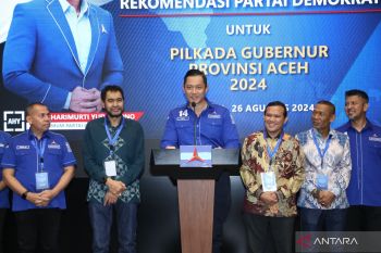 Serahkan SK, AHY sebut Mualem calon terkuat untuk Pilgub Aceh