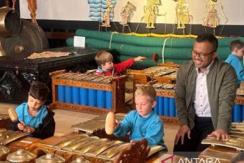 KBRI Canberra ajak sejumlah siswa Australia mempelajari budaya Indonesia