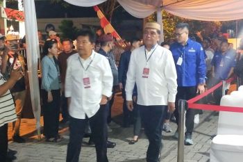 Pilih suasana tenang, Demokrat Manado daftarkan Karamoy-Datau
