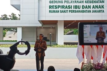 Jokowi menanggapi isu dirinya jadi anggota Golkar