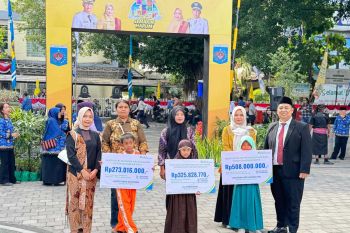 HUT ke-31 Mataram, tiga ahli waris terima manfaat BPJS Ketenagakerjaan Rp1,1 miliar