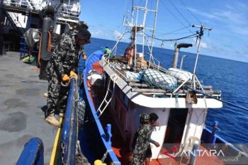 Indonesia partners to combat illegal fishing