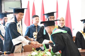 Pemkab Barut berupaya buka lapangan kerja bagi lulusan Poltek Muara Teweh