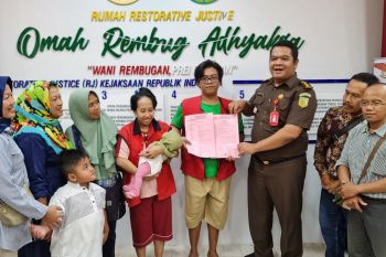 Kejari Surabaya lakukan keadilan restoratif kasus penelantaran anak