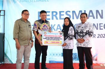 Bupati OKU Timur salurkan bantuan  untuk korban kebakaran