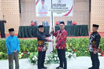 Gubernur Sulsel janjikan beasiswa-uang tunai bagi juara MTQ Nasional