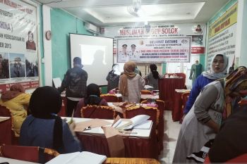 DPKUKM Solok gelar pelatihan menjahit untuk pemberdayaan masyarakat