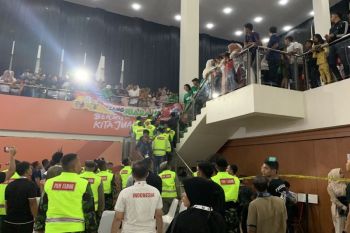 Sempat ricuh tapi pertandingan muaythai tetap berjalan