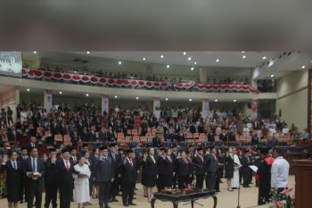 43 anggota DPRD Sulut dilantik, dua orang mengundurkan diri
