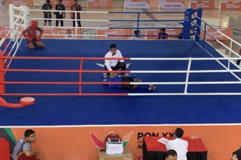 Terkena tendangan lawan, atlet Jawa Tengah dilarikan ke rumah sakit