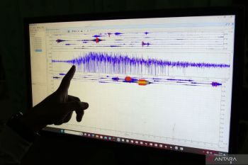 Aktivitas kegempaan Gunung Lewotobi laki-laki masih tinggi