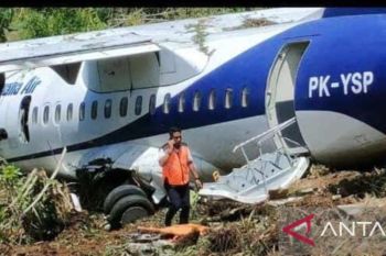 Korban luka karena Trigana Air gagal lepas landas dibawa ke RSUD Serui