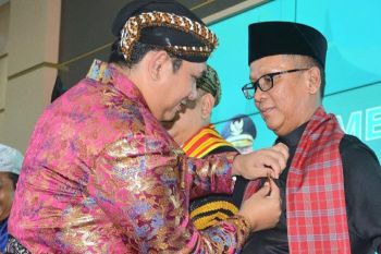 Direktur Utama PT Semen Padang terima gelar kehormatan Kanjeng Raden Tumenggung Notopratomo