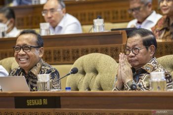 Jokowi teken Keppres pemberhentian Pramono Anung dari Seskab