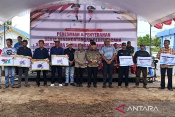 Pemkab Kotim salurkan bantuan budi daya ikan bagi masyarakat pesisir