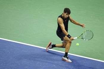 Alcaraz selamat dari ancaman petenis kualifikasi di Doha