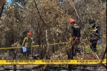 Polres Tabalong olah TKP penemuan mayat terbakar