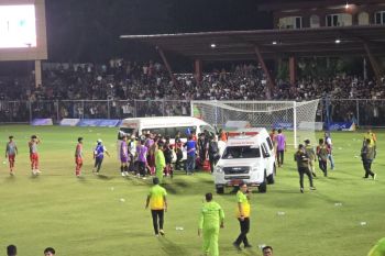 Pemain pukul wasit, laga Aceh vs Sulteng terhenti sementara