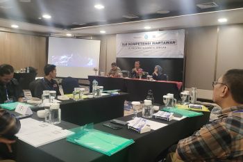 Anggota PFI Palu ikuti UKW pada semua jenjang