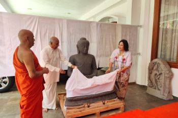KBRI Kolombo serahkan patung Buddha hadiah untuk vihara Sri Lanka