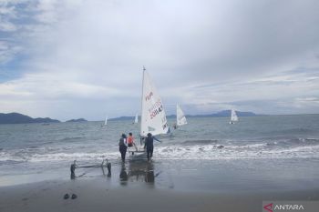 PON XXI - Sulsel dan Papua bersaing rebut emas di layar nomor ILCA 4 putri