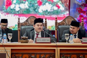 Dua putra Bupati Bengkalis jabat pimpinan sementara DPRD