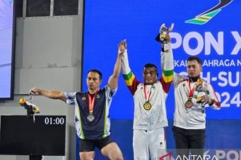 Medali emas kelas 74 kilogram putra menjadi milik Hendri