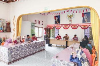 Sampaikan pesan pilkada damai di Desa Bokor, Kapolsek : Hindari ujaran kebencian di medsos
