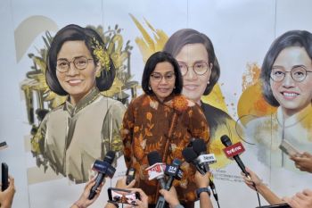 Buku Menkeu Sri Mulyani sinyal lanjut jadi menteri