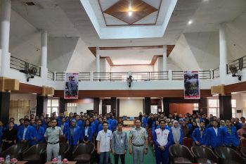 Seminar safety riding honda di kampus Fakultas Teknik Untad Palu tema "Bangga menjadi generasi #Cari_Aman