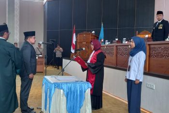 Paripurna DPRD Dharmasraya lantik satu pimpinan definitif