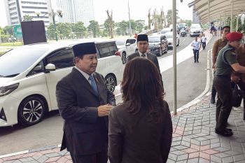 Menhan Prabowo Subianto hadiri rapat kerja Komisi I DPR RI