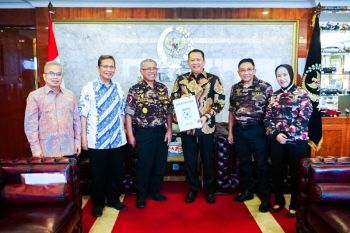 Ketua MPR menerima aspirasi penyempurnaan UUD NRI 1945
