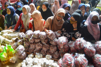 Gerakan pangan murah di Padang