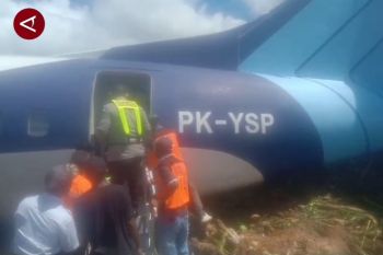 Pesawat Trigana bawa istri PJ Gubernur Papua tergelincir di Yapen