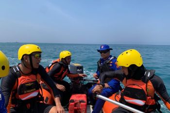 Tim SAR evakuasi pemancing tenggelam di perairan laut Tanggamus