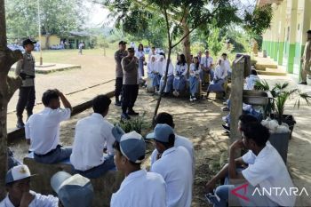 Kapolsek Peranap ajak milenial jadi agen anti hoaks