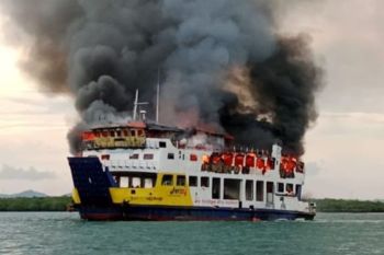 Roro KMP Tandeman terbakar di perairan Pulau Asam Kepri