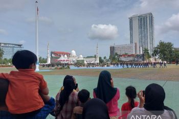 Masyarakat Batam antusias saksikan peringatan HUT ke-79 TNI
