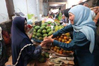 Khofifah banyak terima aspirasi dari pedagang Pasar Sayur Magetan