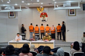 Tersangkut kasus korupsi, Gubernur Kalsel Sahbirin Noor terancam DPO