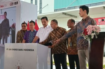 Menko Marves resmikan pabrik LFP di Kawasan Industri Kendal Jateng