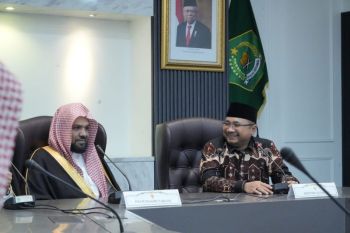 Nabawi Grand Imam's visit strengthens Indonesia-Saudi ties: minister