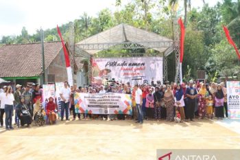 Polda DIY dan Polres Kulon Progo gelar bakti sosial di Kalirejo